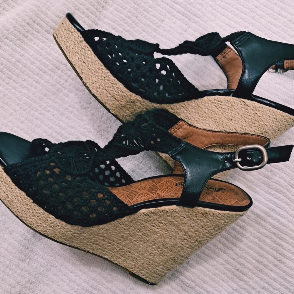 Lucky Brand size 10 open toe wedge heels